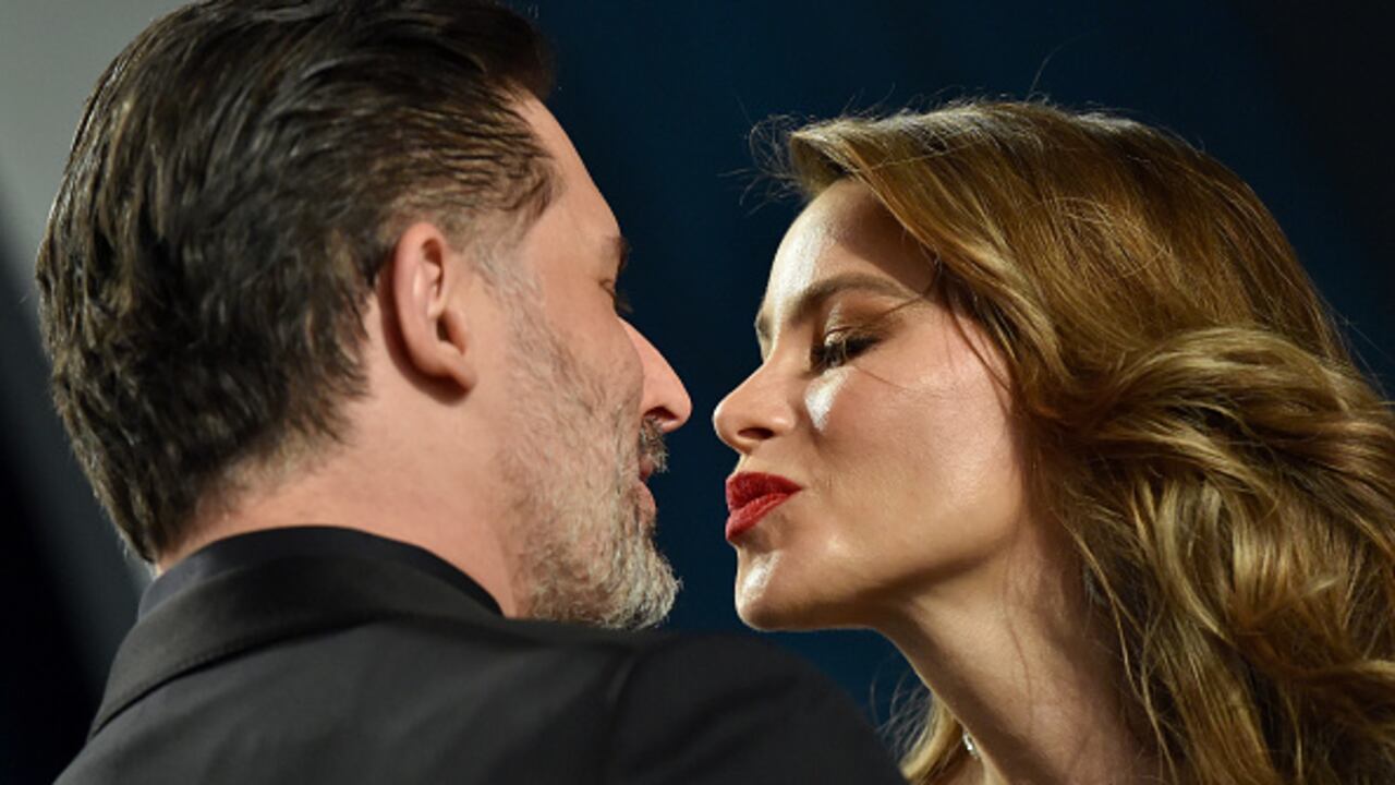 Joe Manganiello y Sofia Vergara asisten a la Fiesta de los Óscar de la Feria de la Vanidad 2020 organizada por Radhika Jones en el Centro Wallis Annenberg para las Artes Interpretativas el 09 de febrero de 2020 en Beverly Hills, California. (Foto de Axelle/Bauer-Griffin/FilmMagic)