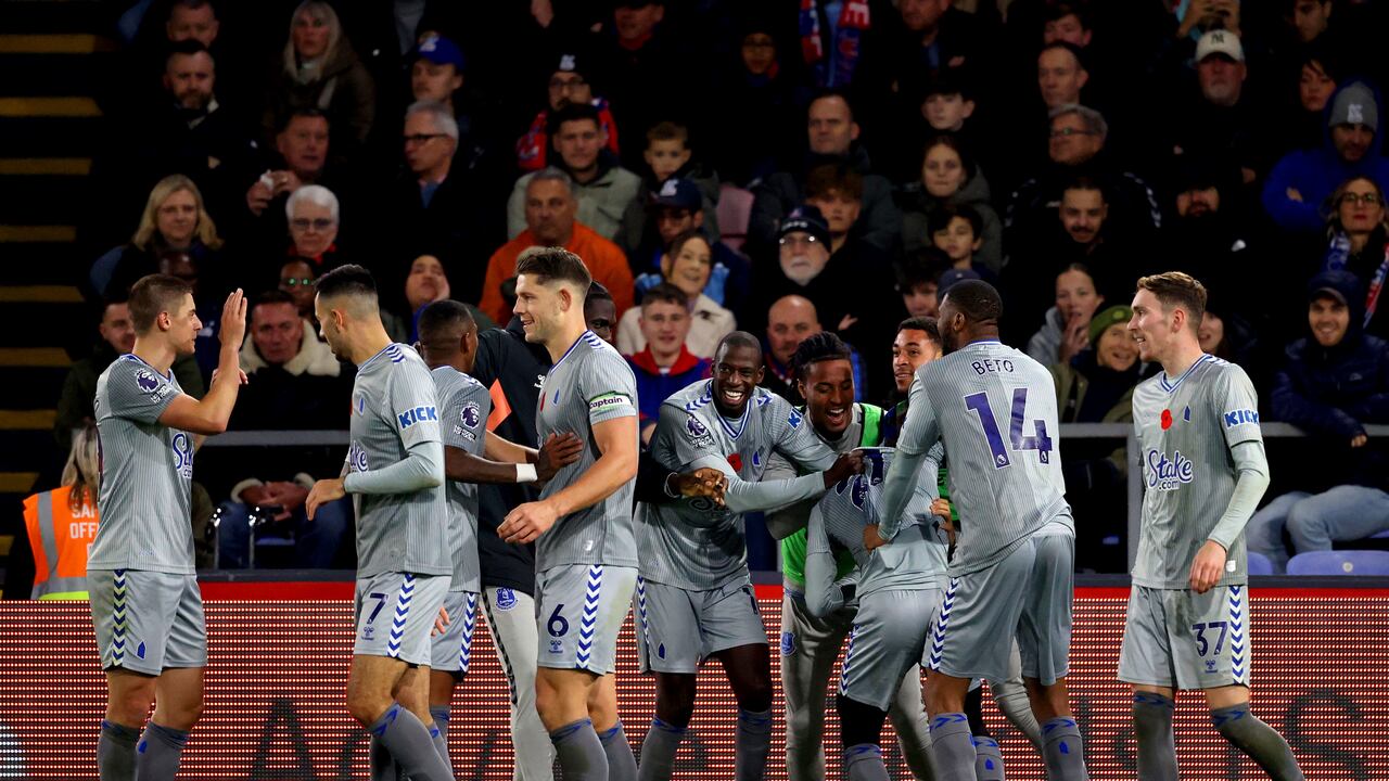 Jugadores del Everton celebrando un gol
