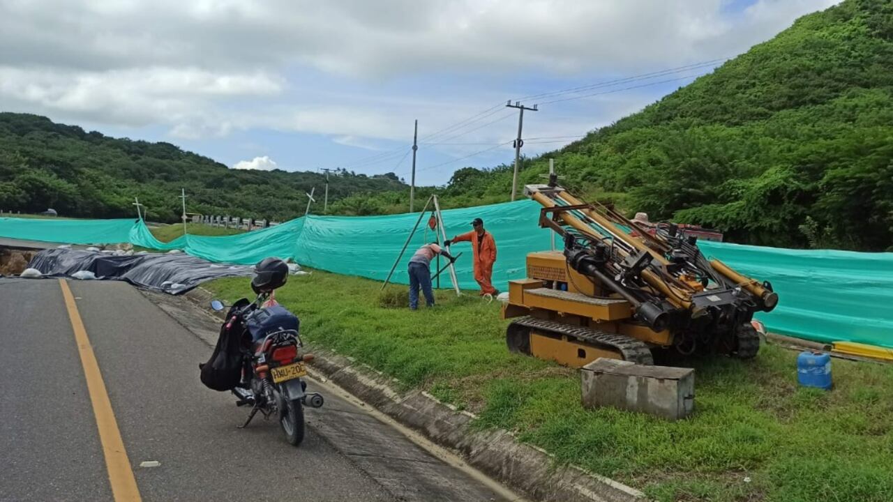 Ruta Costera encargados de la vía aseguran que su maquinaría está en el sitio.
