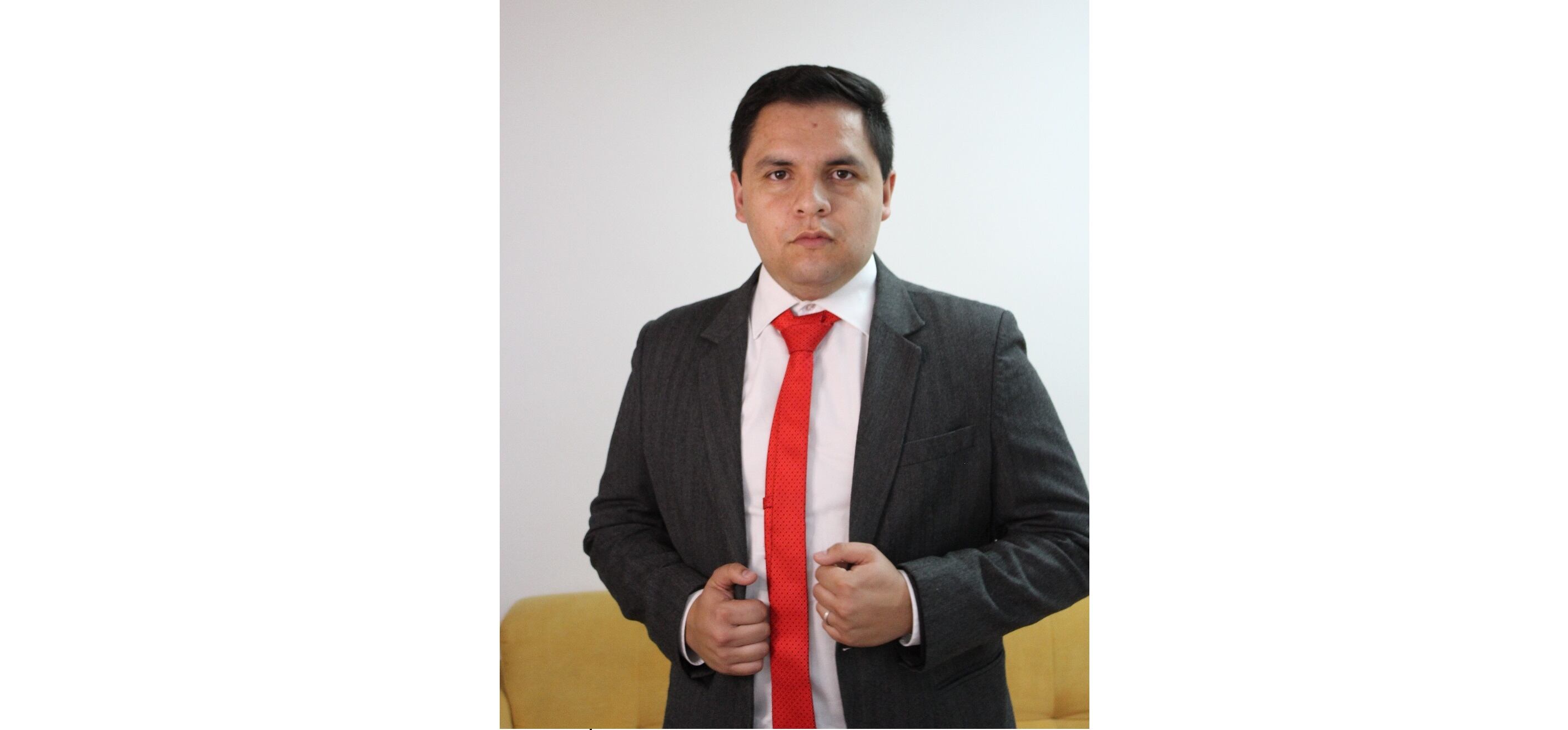 John Alexander Pinzón cuenta con 
más de 12 años de experiencia, actualmente dirige el área de litigios 
de la firma Cohen Abogados.