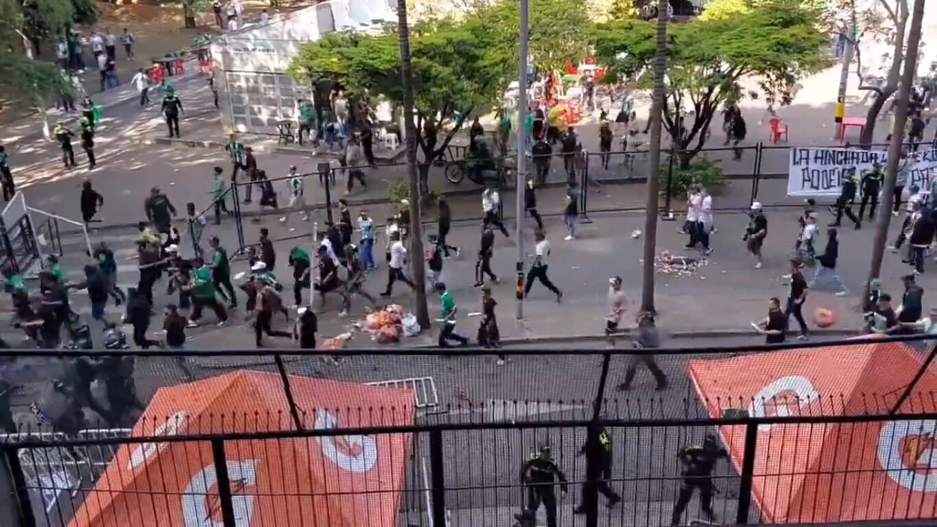 Se presentaron desmanes a las afueras del estadio Atanasio Girardot.