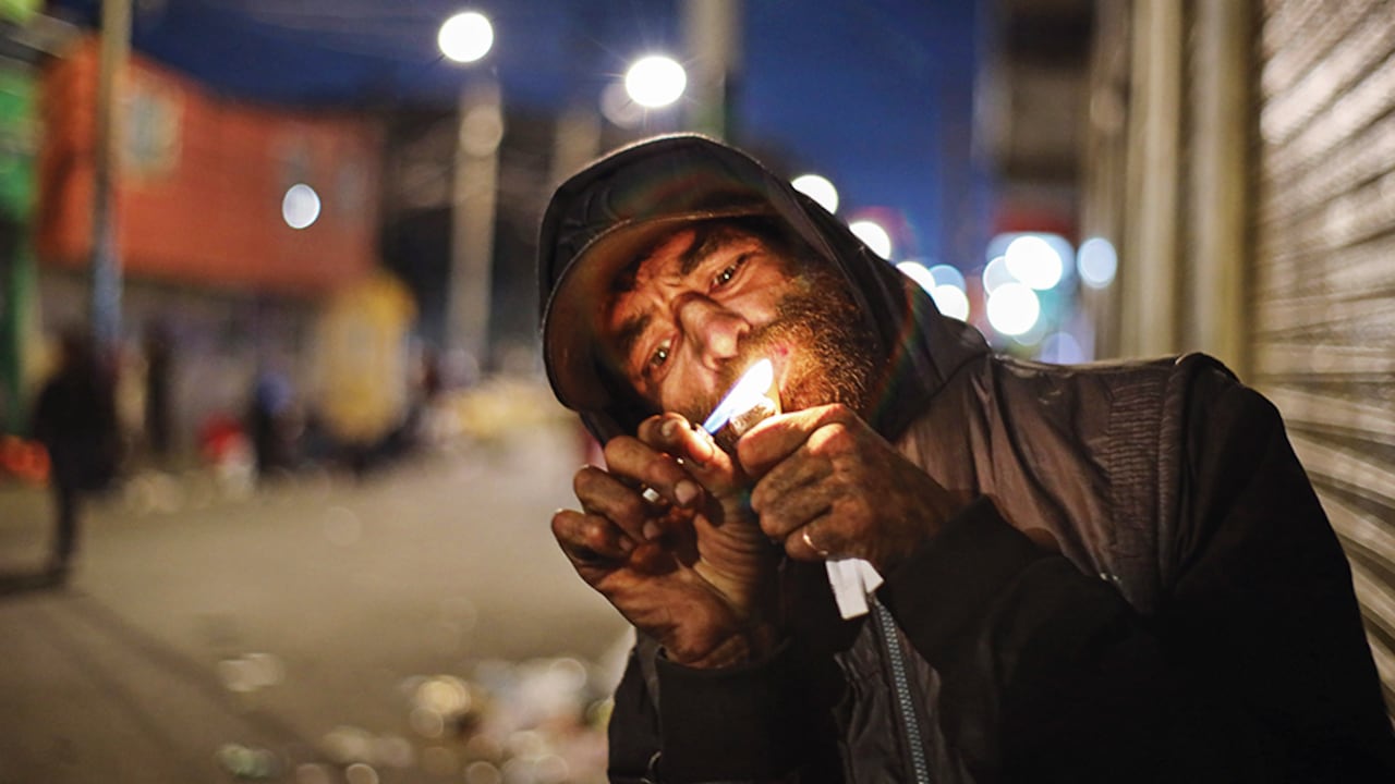 Solo basta recorrer y ver las impactantes ollas de consumo en las principales ciudades para saber que el país está ante un problema mayúsculo de consumo.