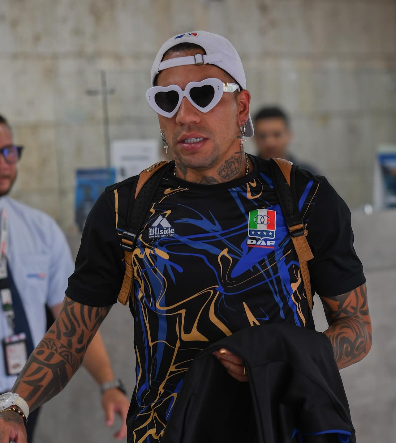 Dayro Moreno ha tenido un estilo muy particular desde un buen tiempo, desde los tatuajes y las uñas pintadas hasta accesorios fuera de lo común.