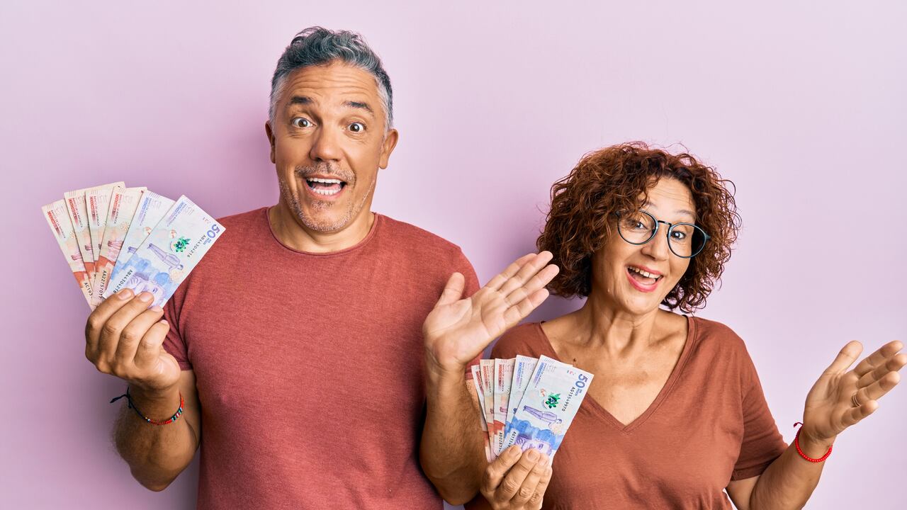 Para pensar en qué hacer con la prima de servicios, lo primero es tener en cuenta que es un dinero por fuera del presupuesto que se puede usar para cualquier cosa.