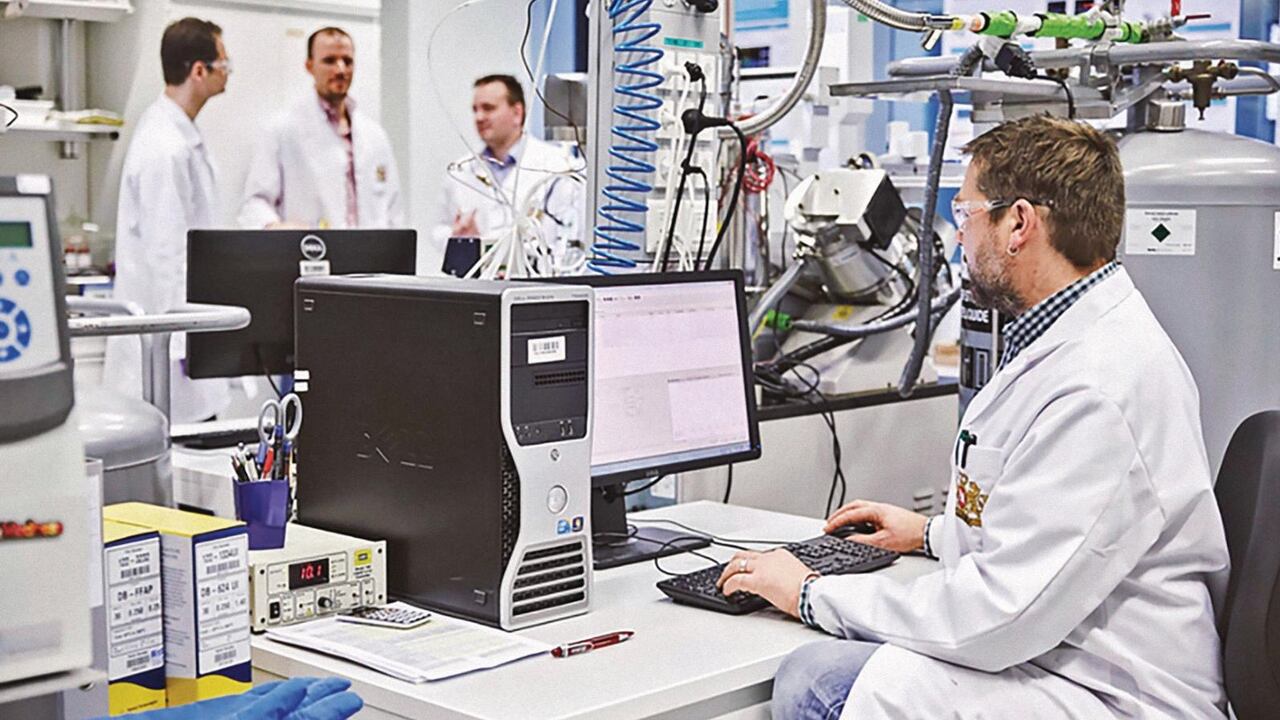 Las investigaciones científicas señalan que el humo producido por la combustión es el que contiene sustancias químicas nocivas.