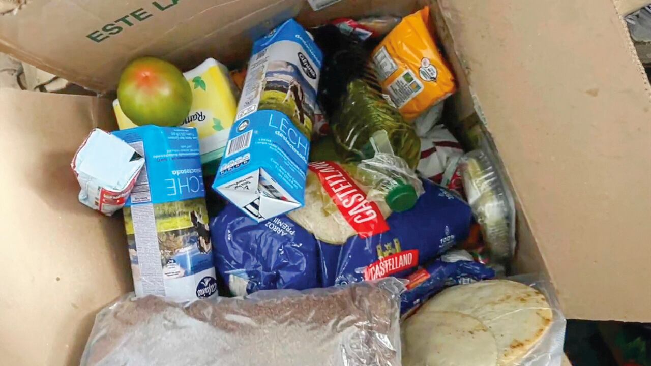 Una forma segura y efectiva de utilizar los alimentos perecederos como fachada para el ingreso de celulares.