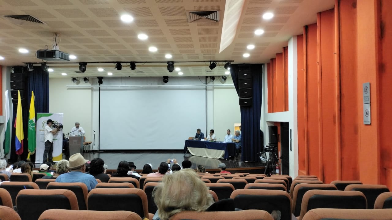 La sede del evento era el auditorio del Politécnico Jaime Isaza Cadavid