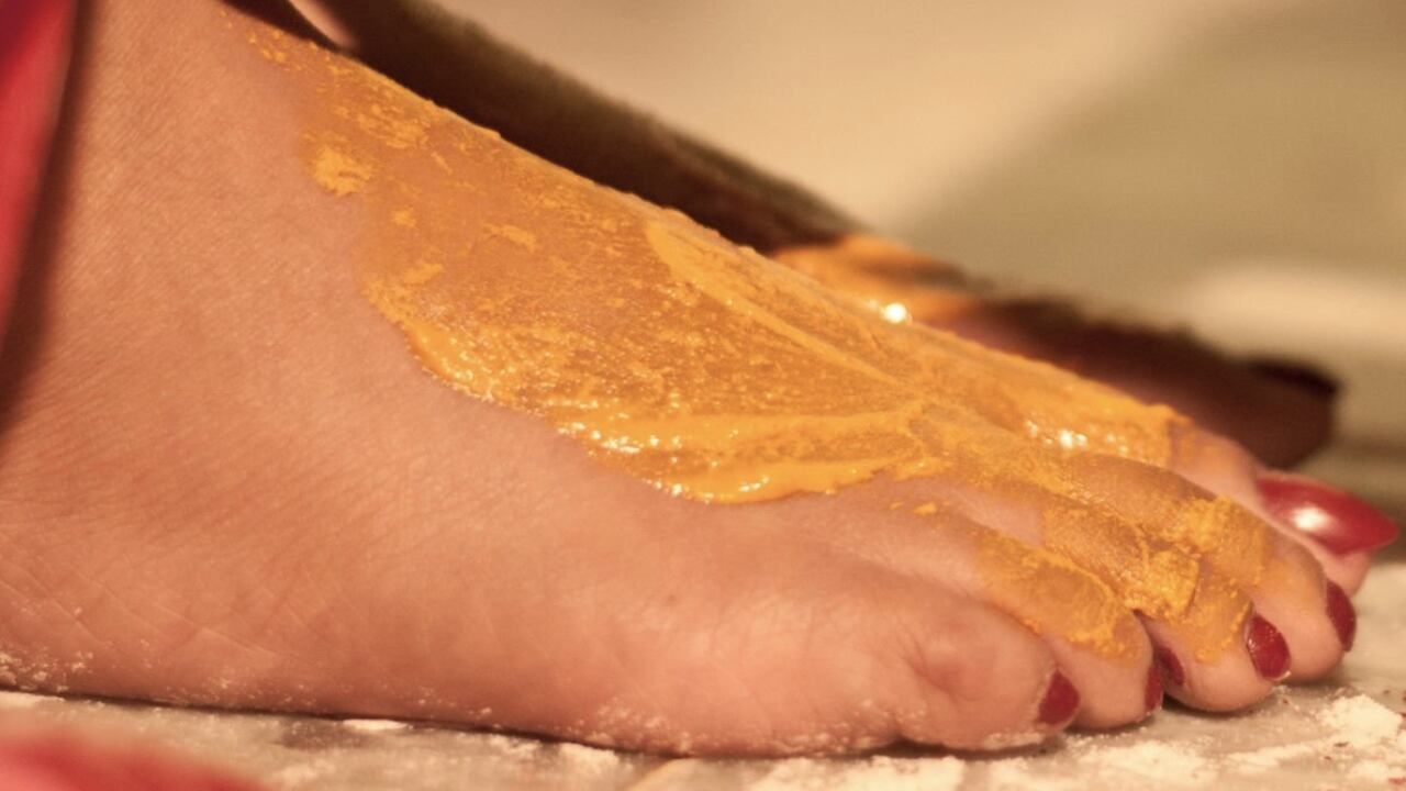 Aplicar la cúrcuma en los pies puede traer grandes beneficios para la salud de los mismos