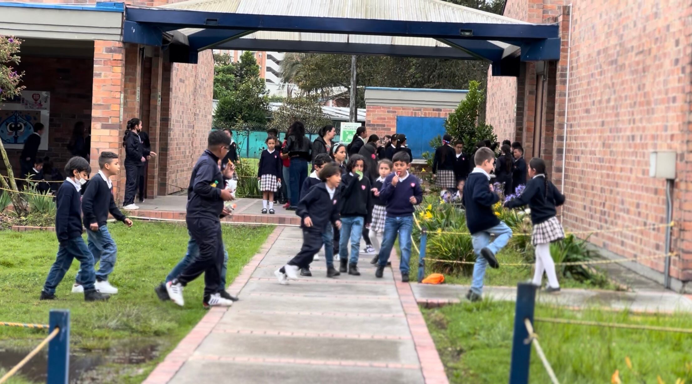 Estudiantes del Colegio Torquigua en Bogotá