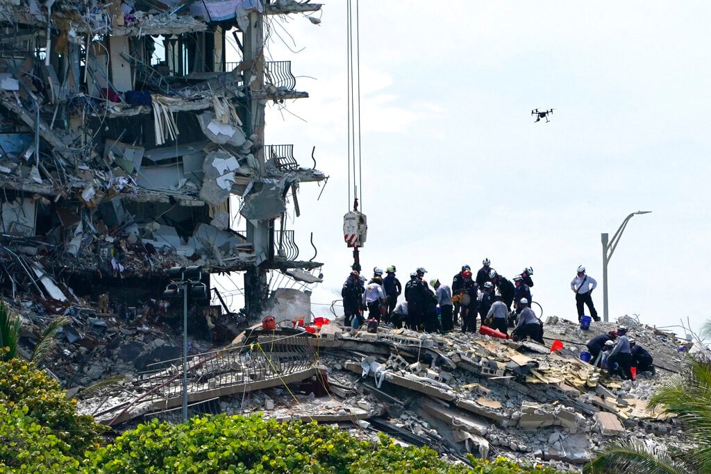 Se eleva a 5 cifra de muertos por colapso de edificio en Miami