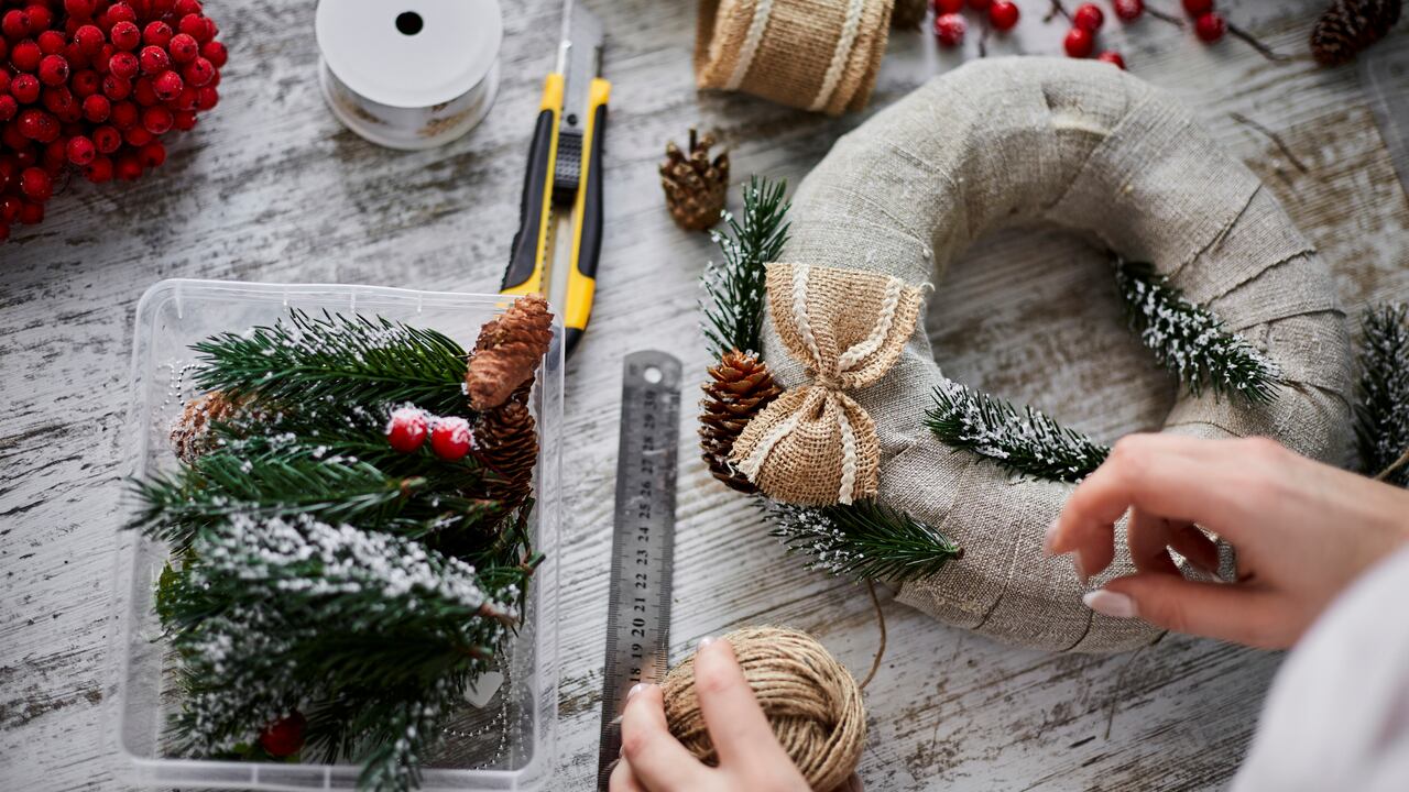 Los tonos de la decoración navideña cambian con el paso del tiempo y se renuevan.