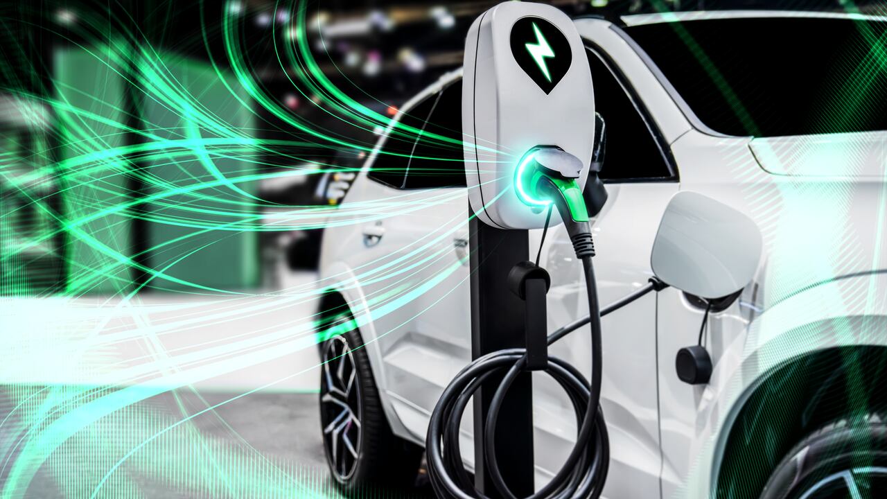 Aunque un carro eléctrico puede ser una buena idea para contribuir al medio ambiente y evitar gastar gasolina, debe analizar si es una buena decisión para sus finanzas.