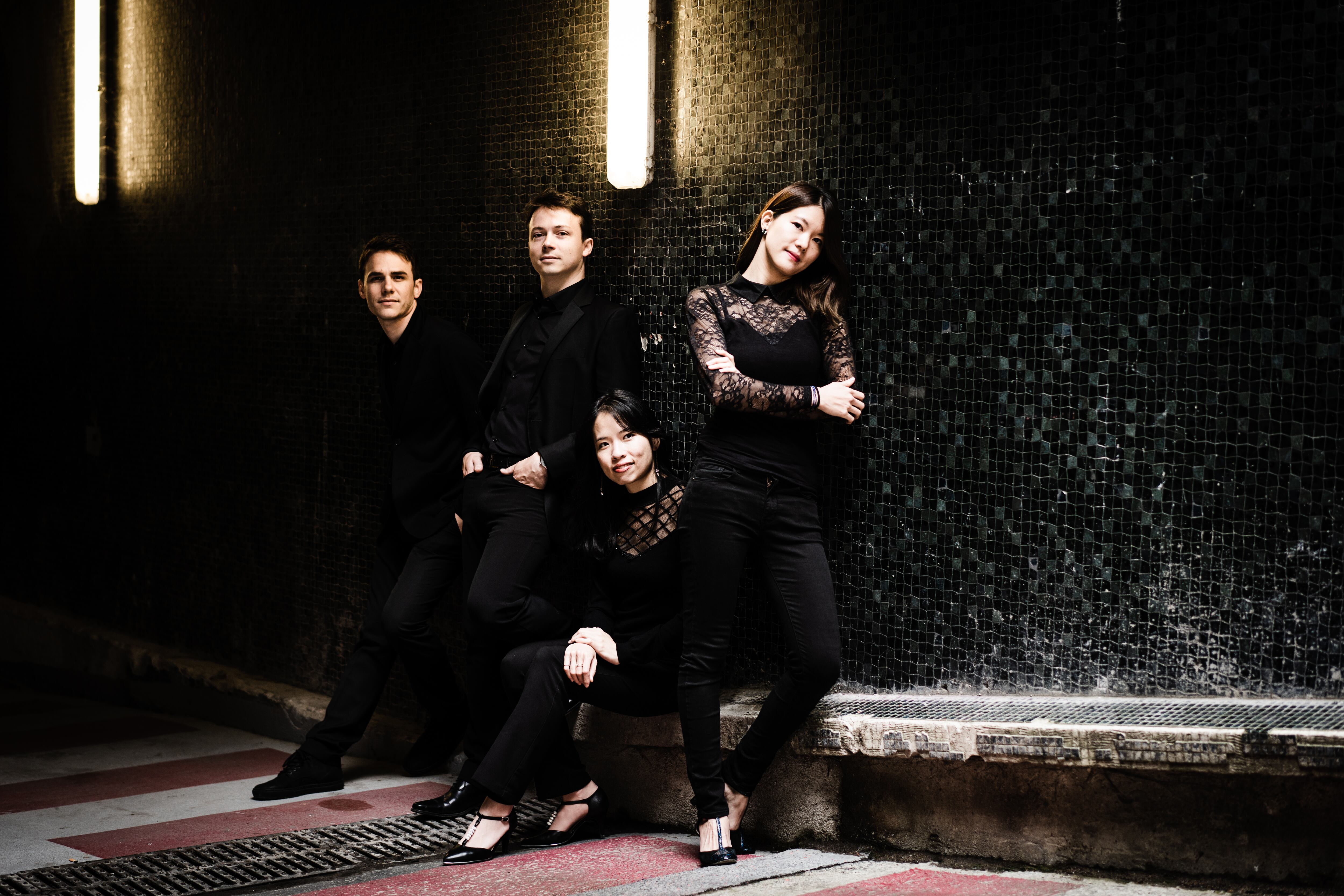 Al Cuarteto Hermès lo integran Omer Bouchez (violín), Yan Levionnois (violonchelo), Elise Liu (violín) y Lou Yung-Hsin Chang (viola).