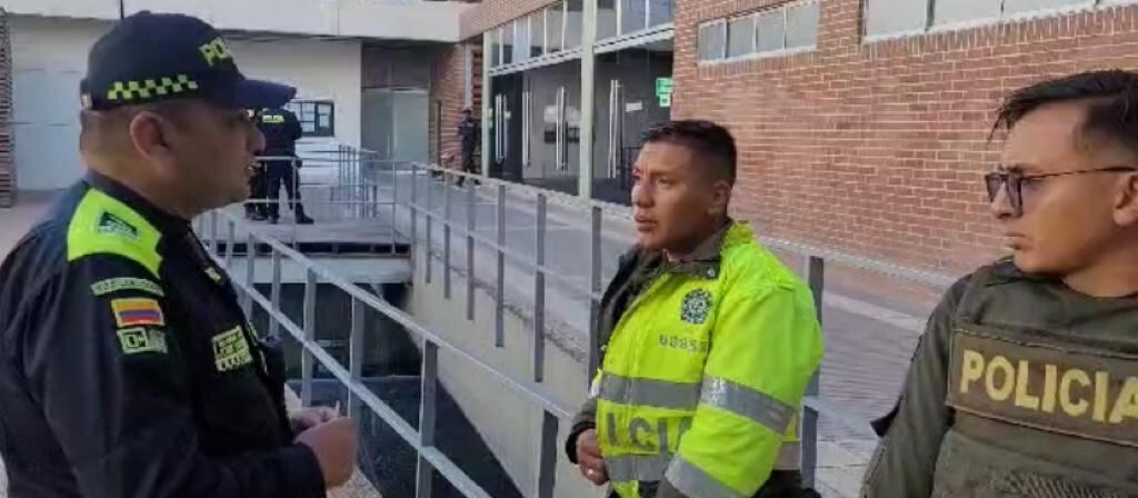 Dos policías en Bogotá fueron capturados por embriagarse en servicio. “Llegaron dando tumbos y con aliento alcohólico”
