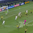 Abel Hernández marcó lo que fue el 2-1 a favor de Peñarol.