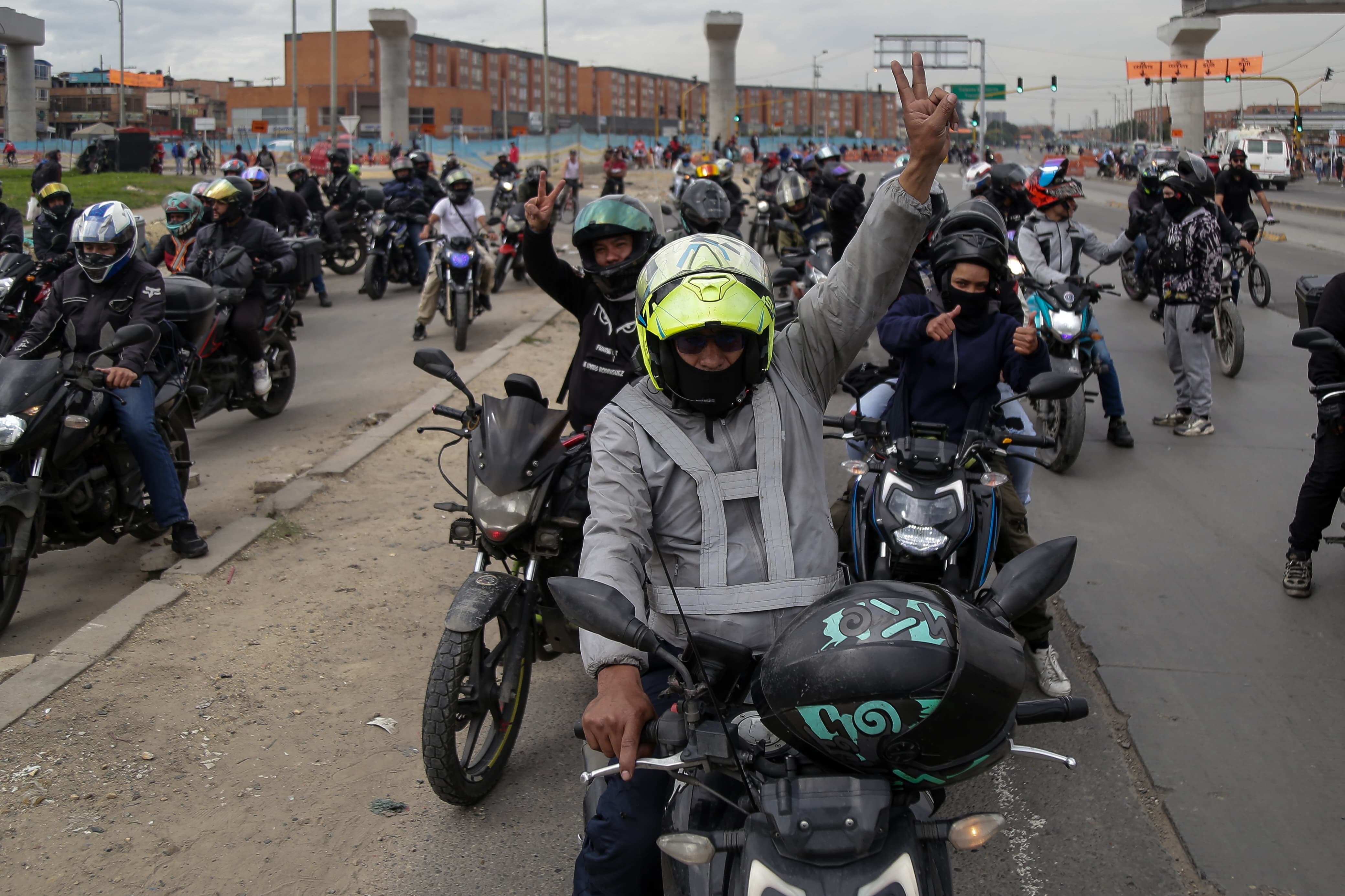 La moto sigue siendo el vehículo preferido en América Latina: se consolida  como fuente de ingreso