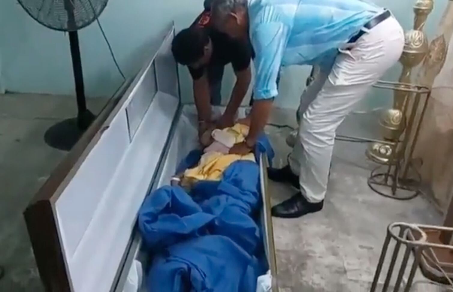 Cuando llamaron al 911 les indicaron que no tenían ambulancias y que les devolverían la llamada.