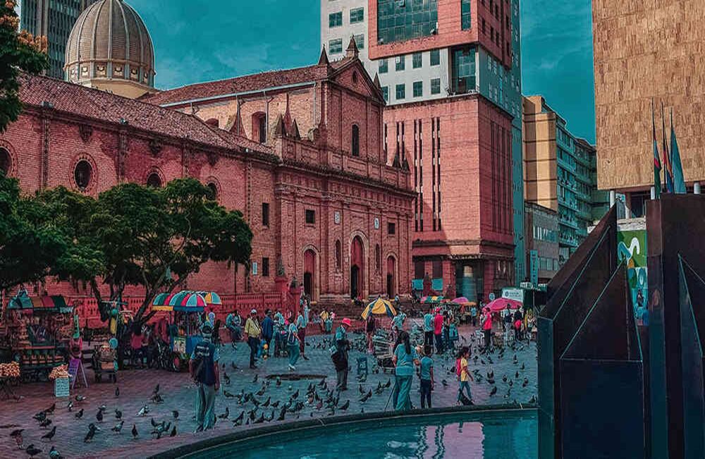 Plazoleta de San Francisco, en Cali. Su fuente se construyó en 1970. 