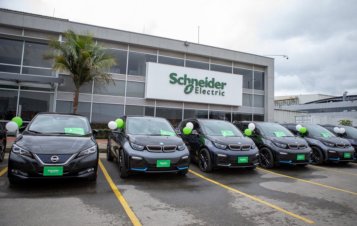 La flota está compuesta por 20 vehículos de las marcas BMW, Nissan y Volvo. Foto: Schneider Electric