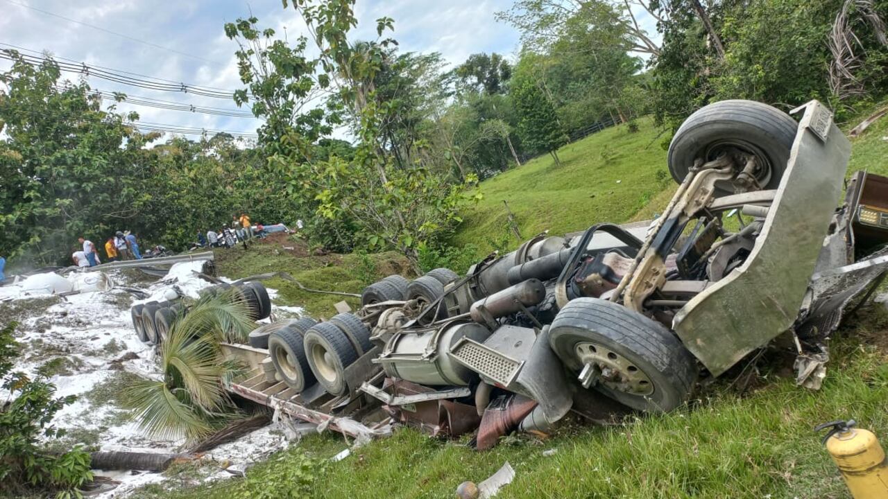 Trágico accidente en la autopista Medellín - Bogotá.