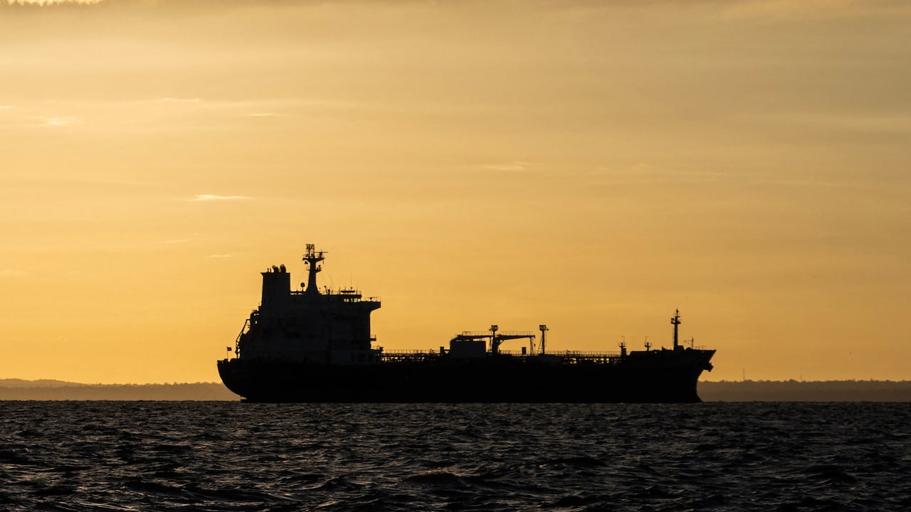 Un buque desafía la medida de Estados Unidos.