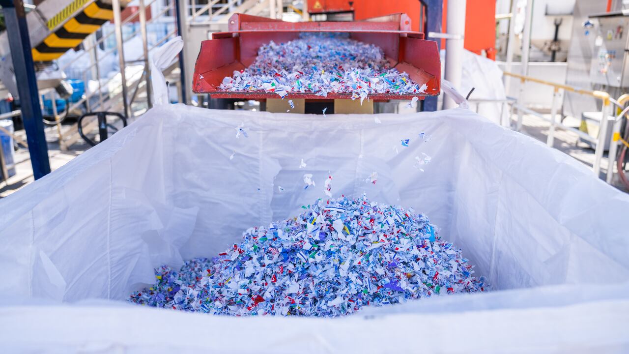 La compañía reúsa y recicla el 98 por ciento de sus residuos, y menos del 2 por ciento va a relleno sanitario.