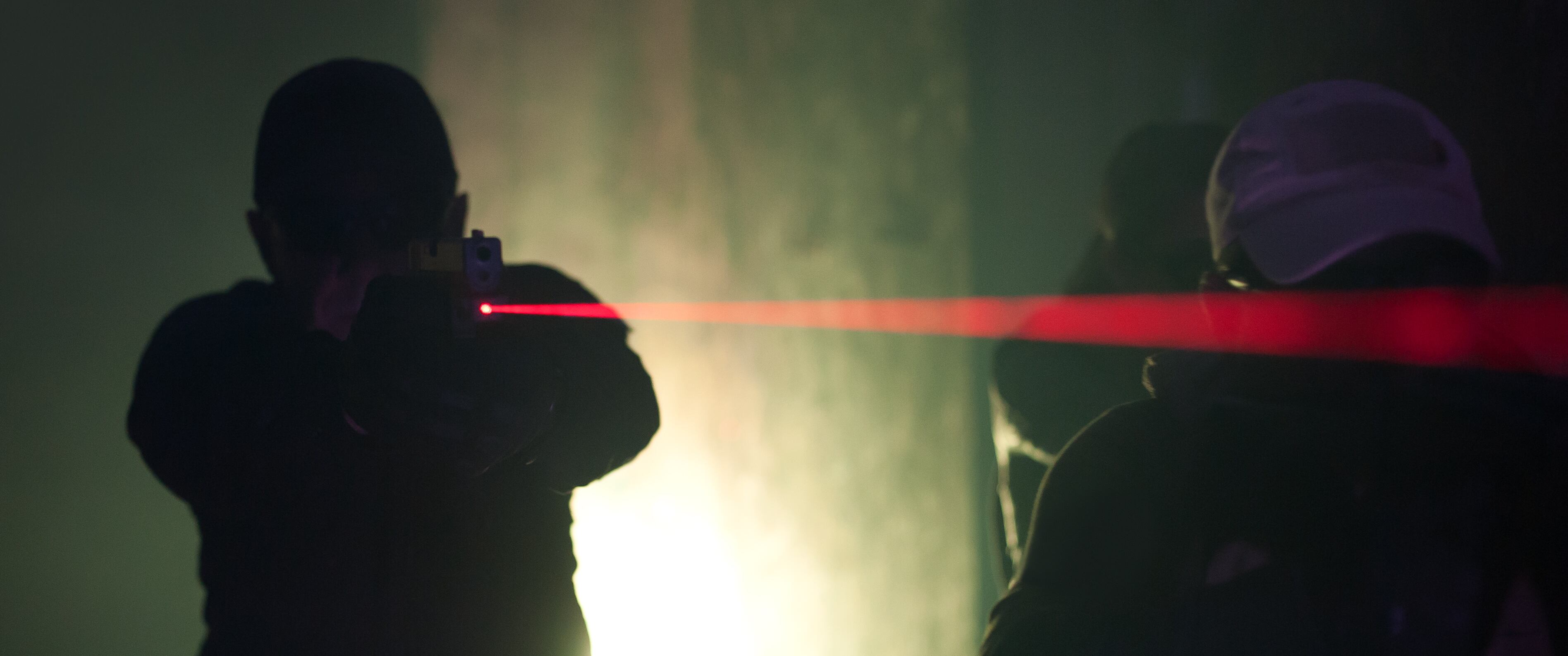 Foto de referencia sobre arma láser