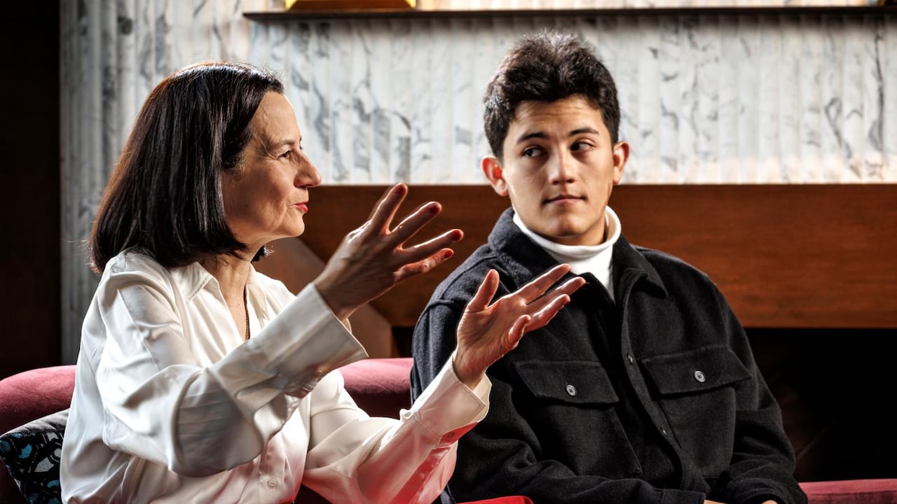 Clara Rojas y su hijo, Emmanuel, en diálogo con SEMANA.