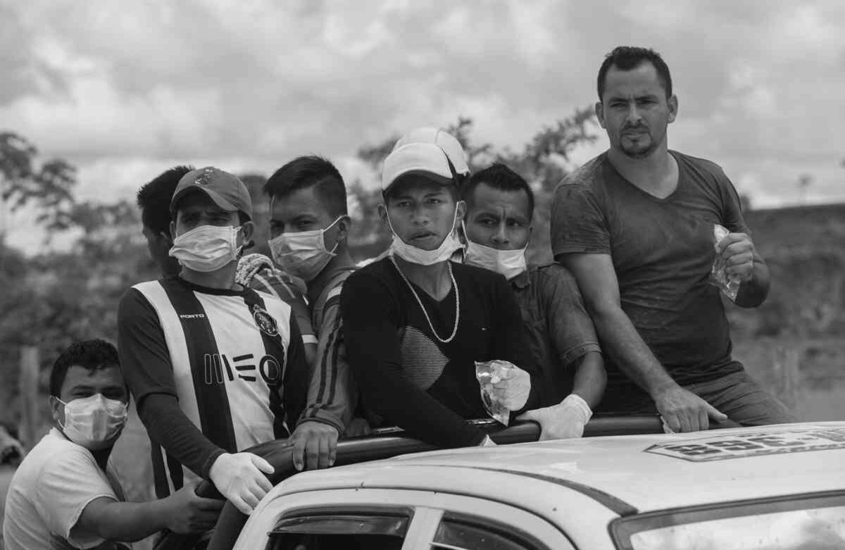 Sobrevivientes en pie de lucha. Foto: Carlos Julio Martínez / SEMANA