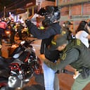 Autoridades aseguran hacer operativos para controlar el porte de armas en Cali. Van casi 800 incautadas.