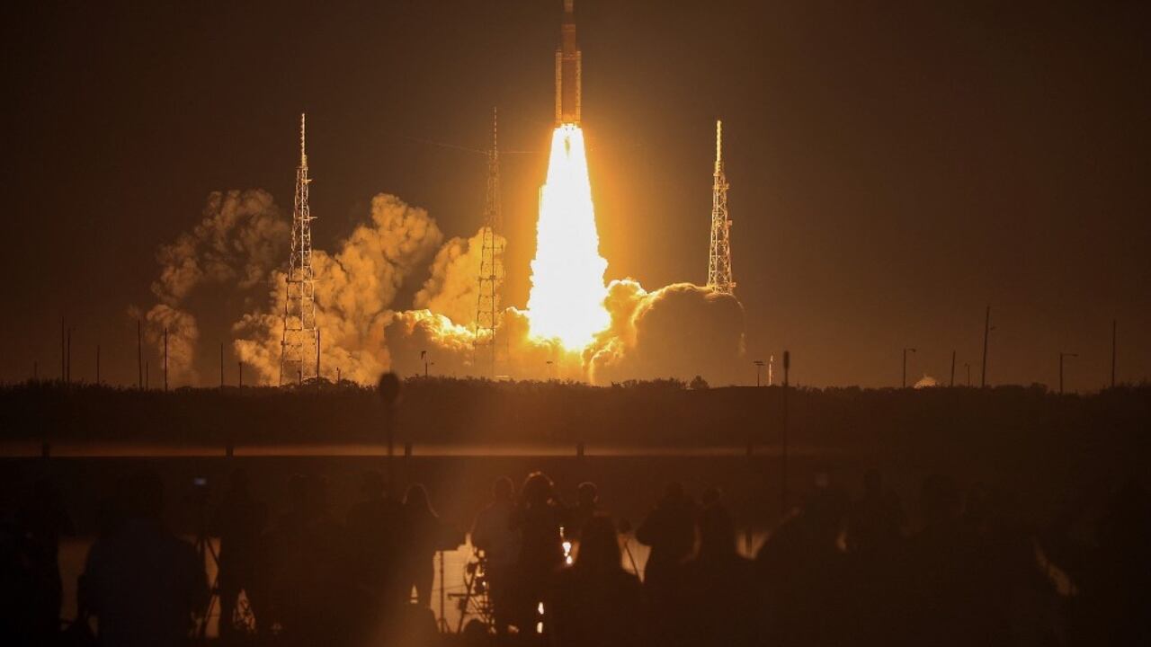 Así se vio el lanzamiento del cohete SLS, el más potente del mundo, que irá a la Luna sin tripulación