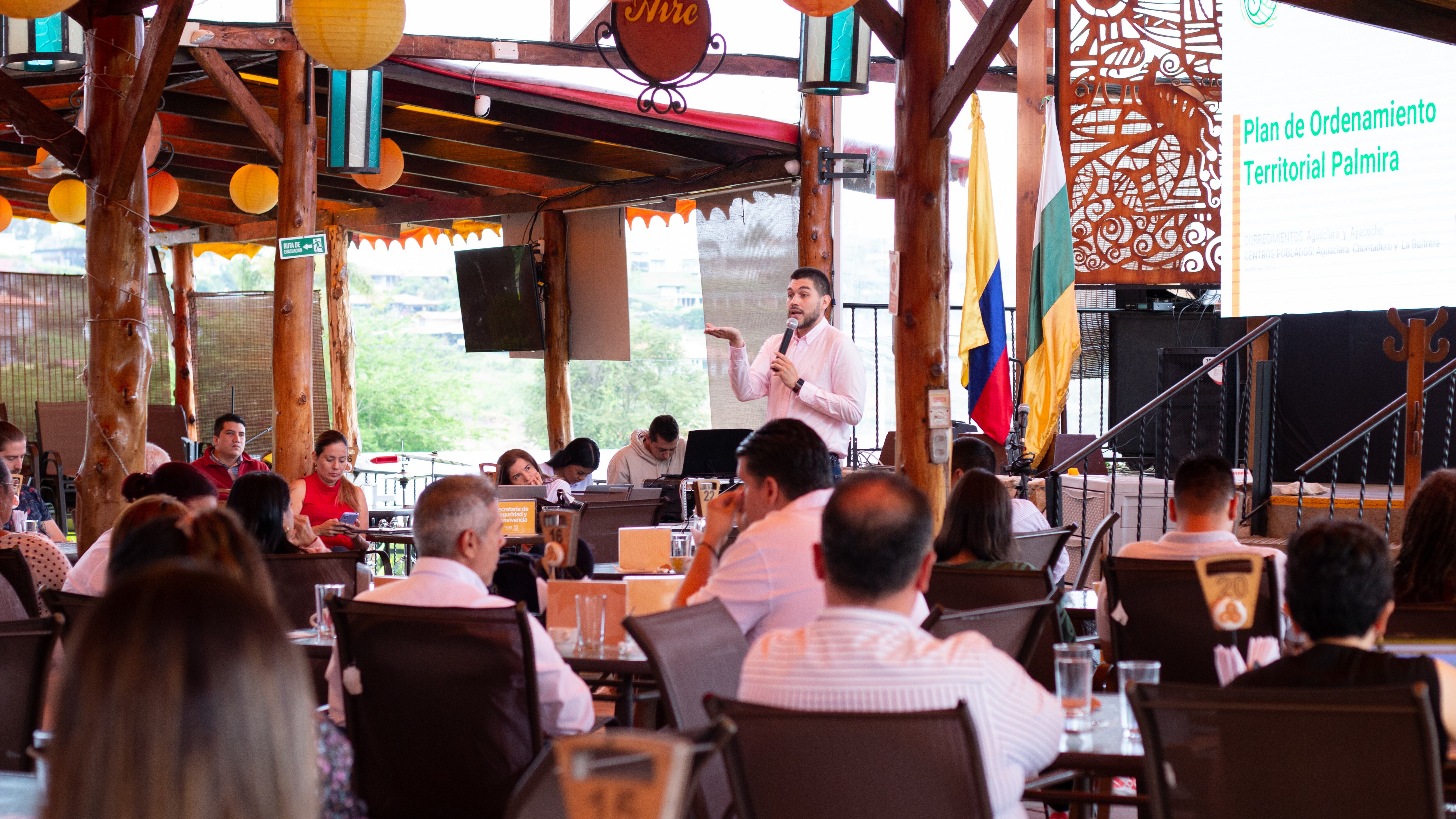 El alcalde de Palmira, Óscar Escobar, delegó a la secretaria de Planeación, Martha Gualteros, a diseñar la nueva propuesta del POT.