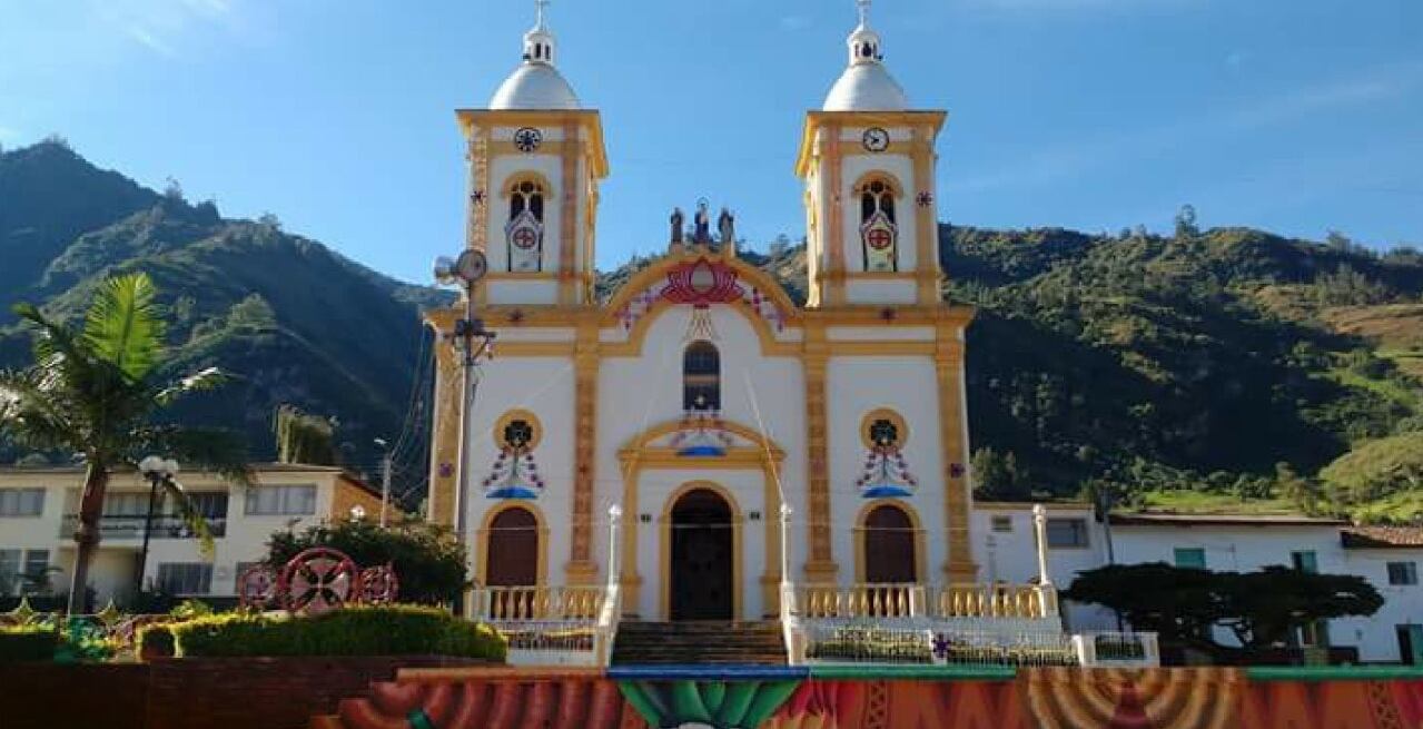 Templo parroquial de Guacamayas