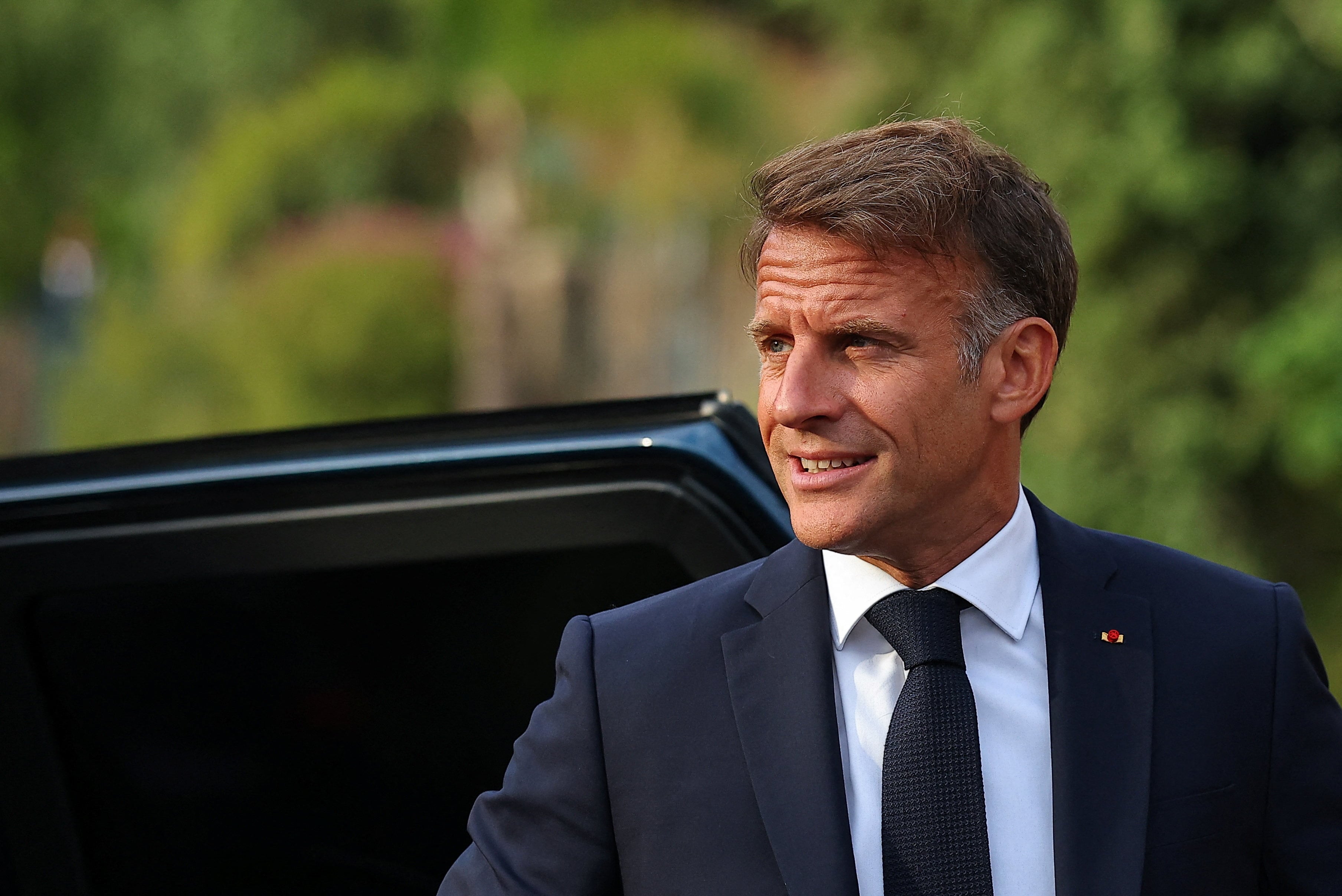 El presidente francés, Emmanuel Macron, asiste a una ceremonia que conmemora el 82.º aniversario de la Operación Dragoon, el desembarco aliado en Provenza durante la Segunda Guerra Mundial.