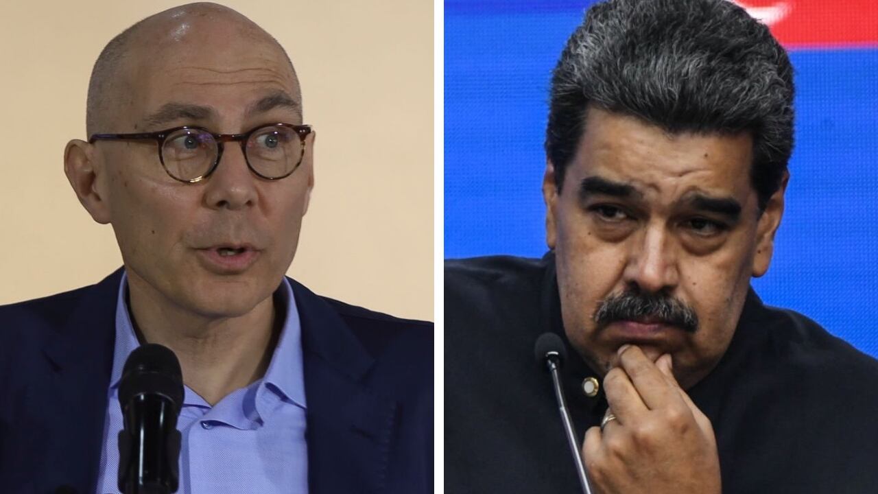 Volker Türk, alto comisionado de la ONU (I), y el líder del régimen de Venezuela, Nicolás Maduro.