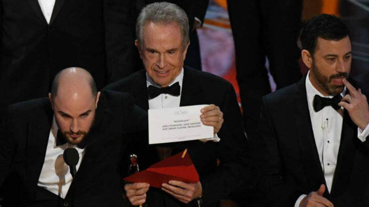 Se rectifica el error: 'Moonlight' -no 'La la land'- ganó Mejor película.