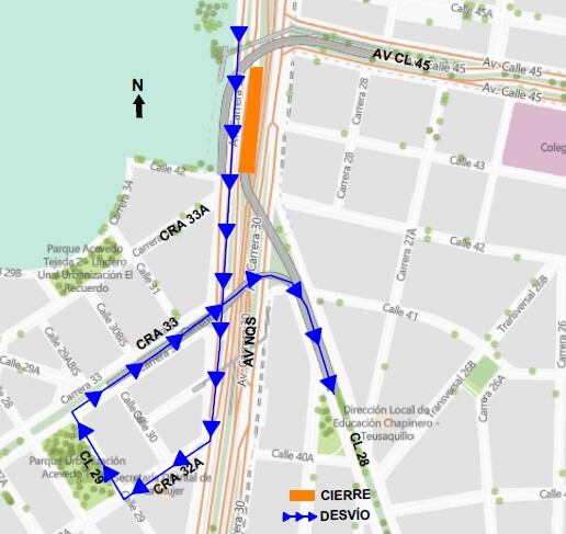 Tránsito vehicular en la zona de obra.