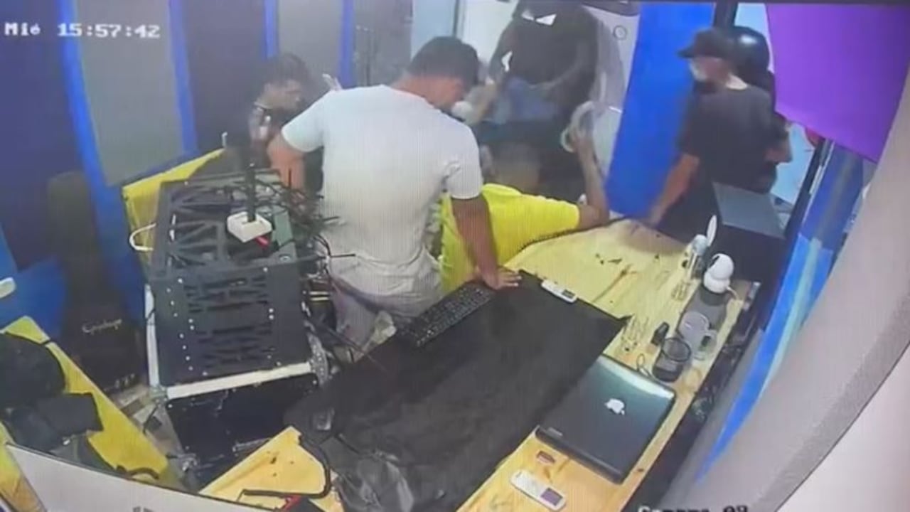 Atracan a integrantes de la Banda del 5