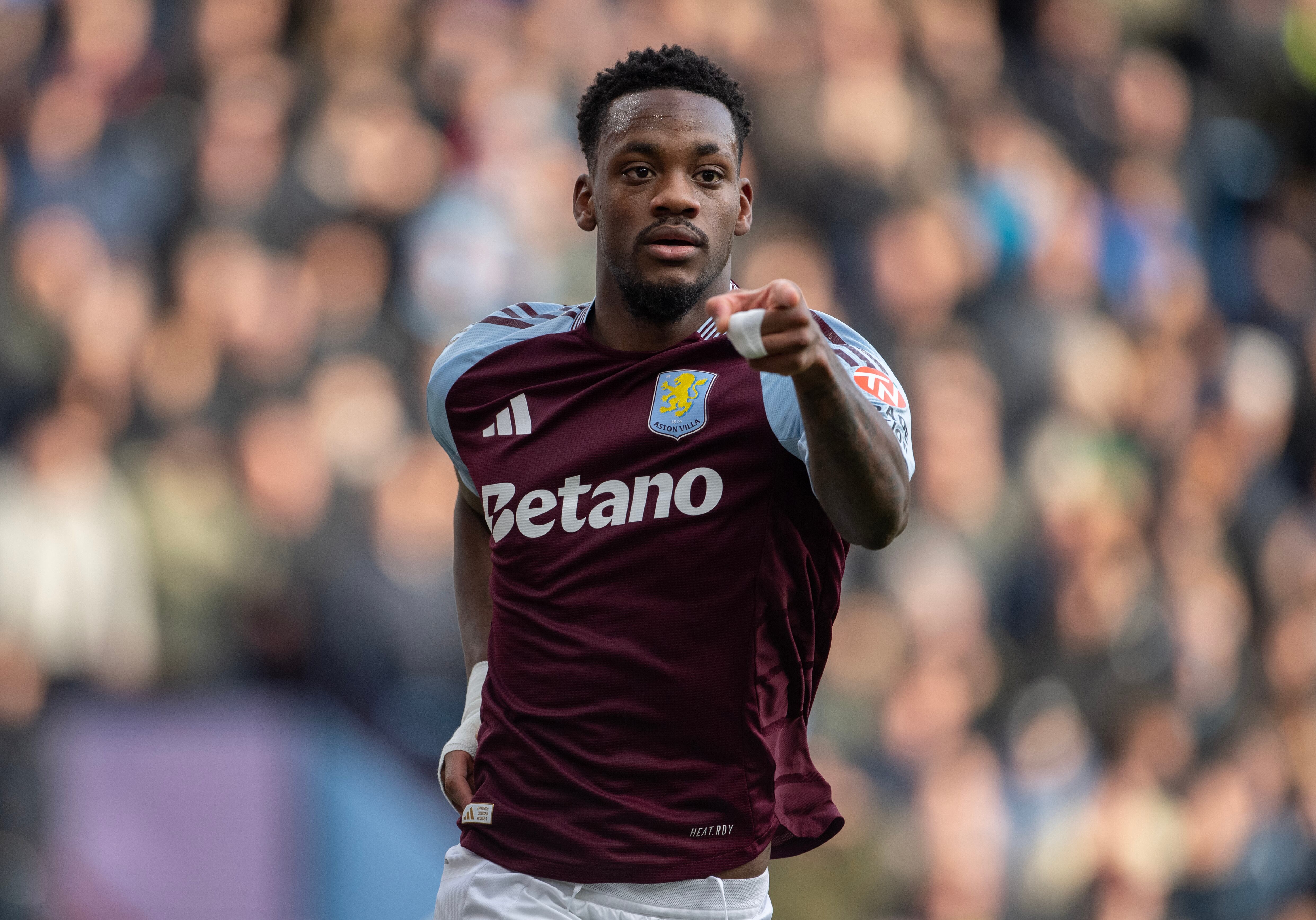 BIRMINGHAM, ENGLAND - DECEMBER 21: Jhon Duran of Aston Villa celebrates scoring his team's first goal during the Premier League match between Aston Villa FC and Manchester City FC at Villa Park on December 21, 2024 in Birmingham, England. (Photo by Joe Prior/Visionhaus via Getty Images)