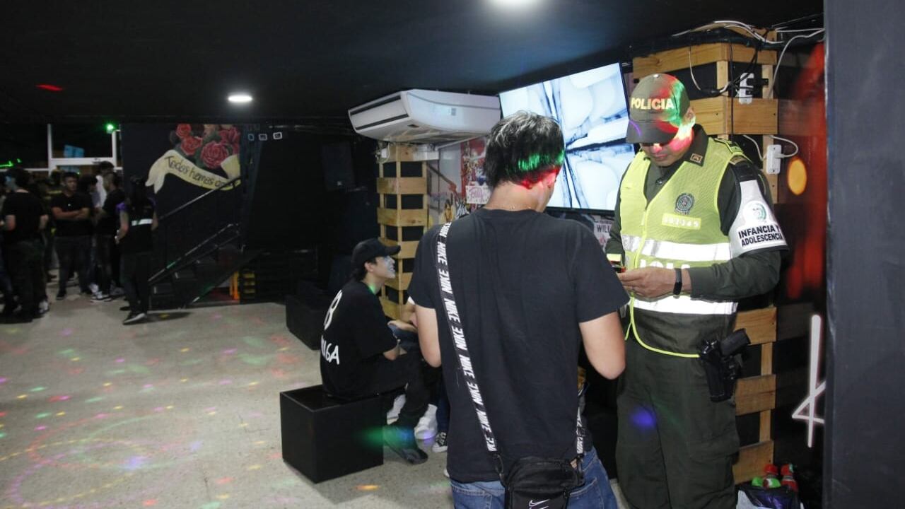 La comisaría de familia indicó que se realizaron las amonestaciones que ordena la Ley 1098 de 2066 a los padres o acudientes de los adolescentes.