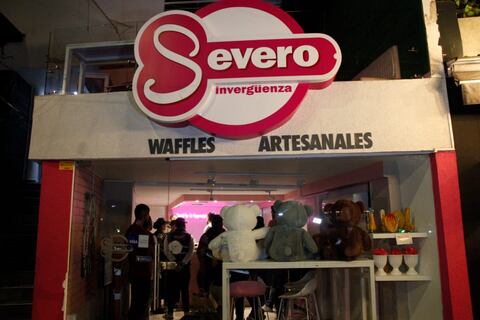 Los vidrios del establecimientos deberán ser cambiados por unos polarizados.