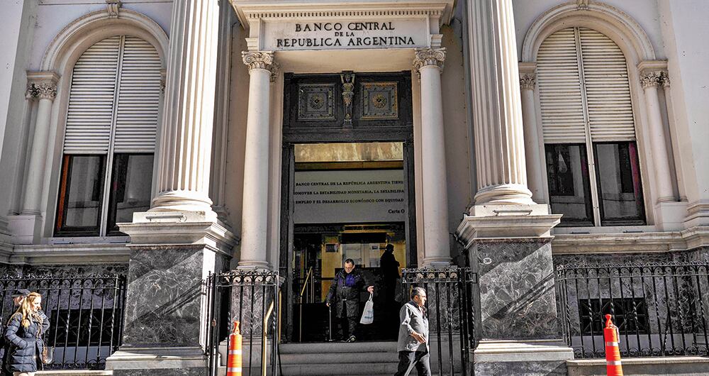 Milei está revelando su plan para llevar al país rumbo a la estabilidad económica. Un proceso que no será nada fácil ni corto.