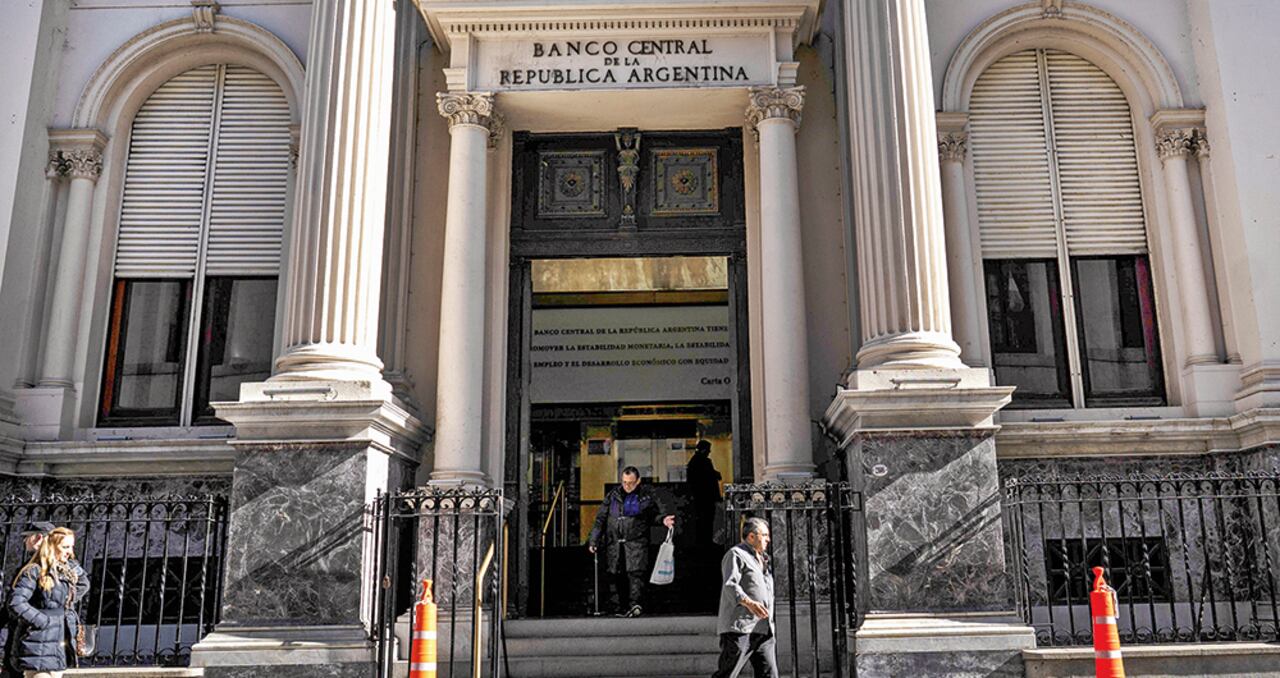 Milei está revelando su plan para llevar al país rumbo a la estabilidad económica. Un proceso que no será nada fácil ni corto.