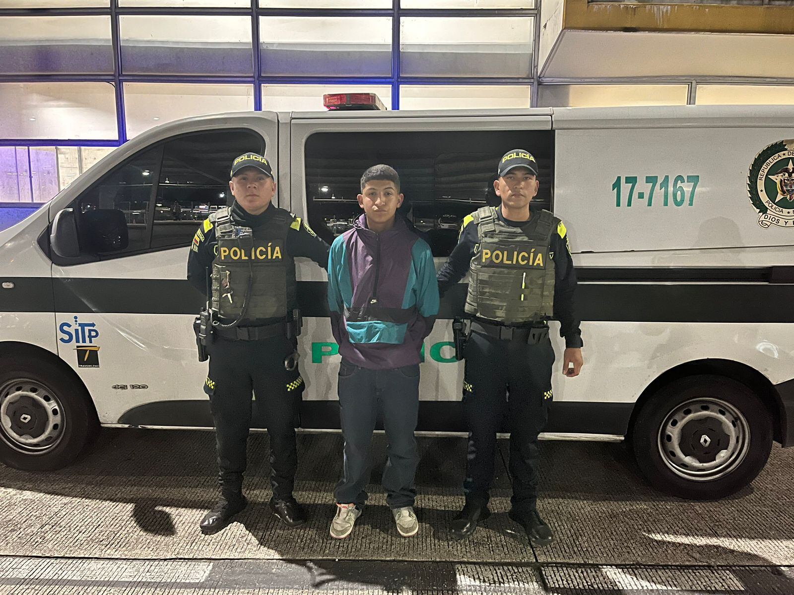 Este fue el sujeto capturado con un proveedor con 35 cartuchos para un fusil.