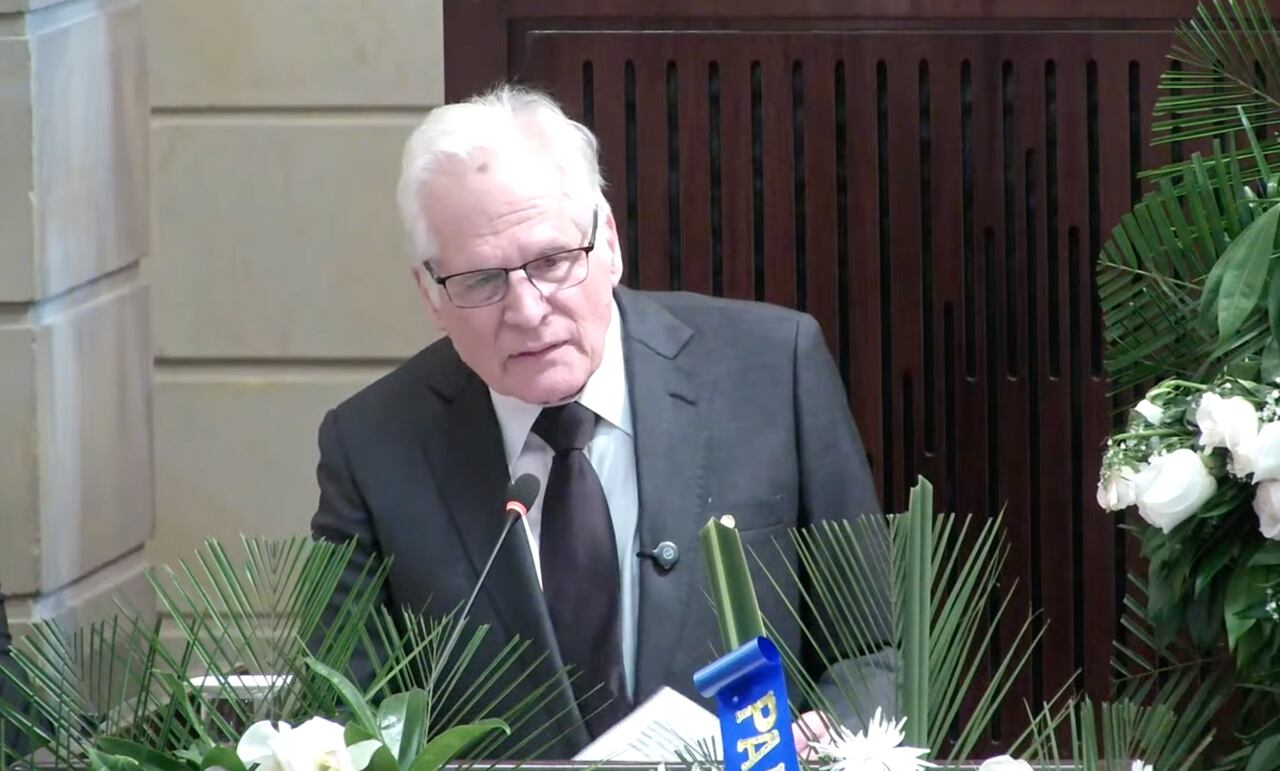 Cámara Ardiente Honorable Senador Miguel Uribe Turbay Q.E.P.D.