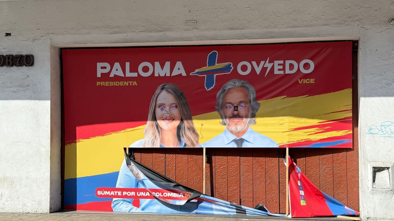 Valla vandalizada en Cartagena de Paloma Valencia y Juan Daniel Oviedo, candidata presidencial y fórmula vicepresidencial, respectivamente