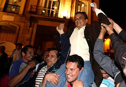 Alfonso Pérez, presidente de Apetrans, salió a hombros del Palacio de Liévano.