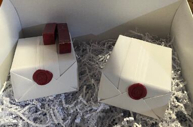 Hombre compró aretes Cartier a precio económico por error de etiqueta de Cartier