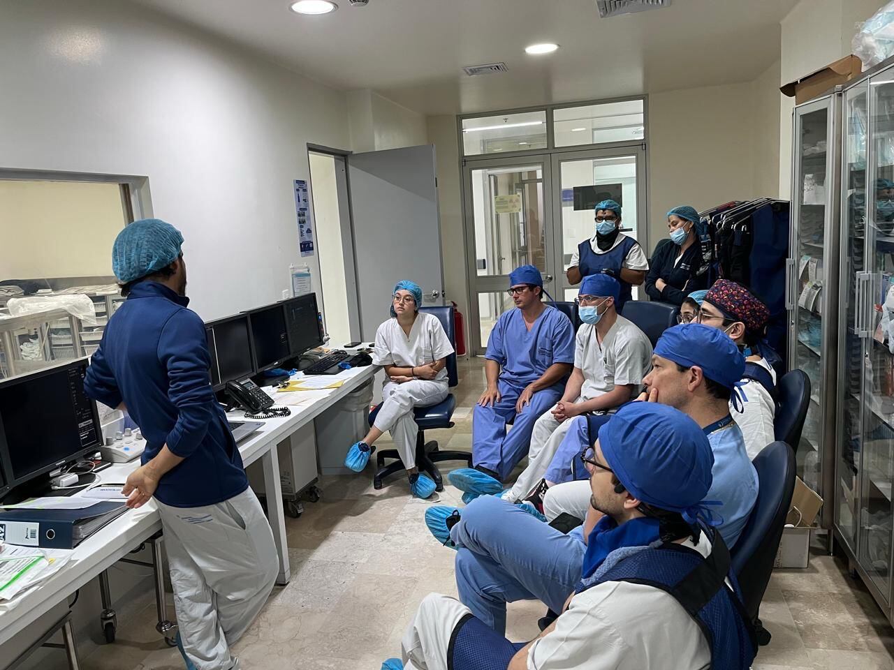 Tres niveles de experiencia se reunieron en un mismo quirófano en Bucaramanga para salvar un cerebro en segundos.