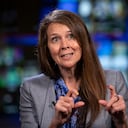 La directora de la Agencia de Seguridad de Infraestructura y Ciberseguridad de EE. UU. (CISA), Jen Easterly, habla con The Associated Press en Washington, el miércoles 2 de octubre de 2024. (Foto AP/Ben Curtis)